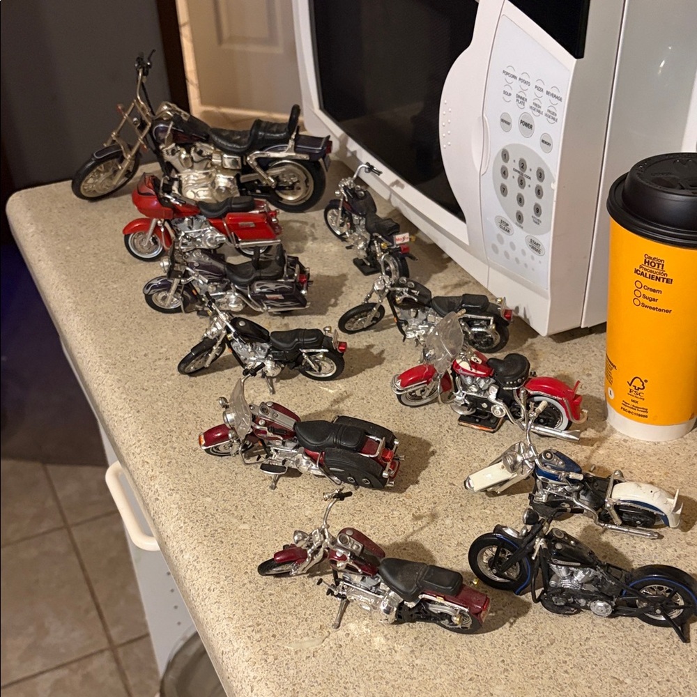 Harley-Davidson Diecast Motorcycle Lot in Red, Black, Silver